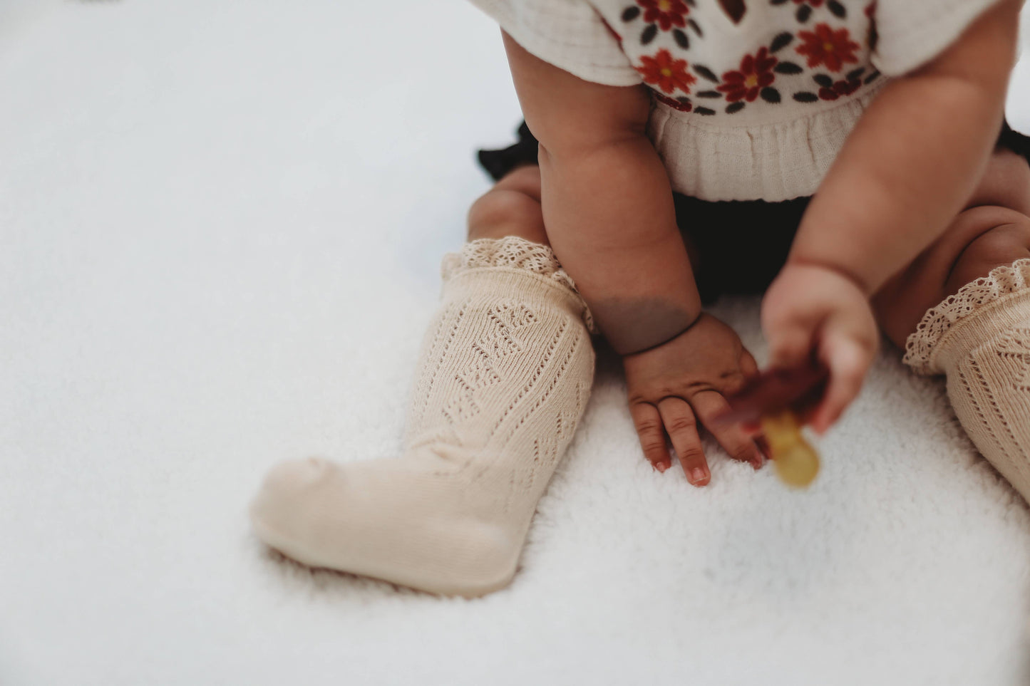 Vanilla Fancy Lace Top Knee Highs: 0-6M