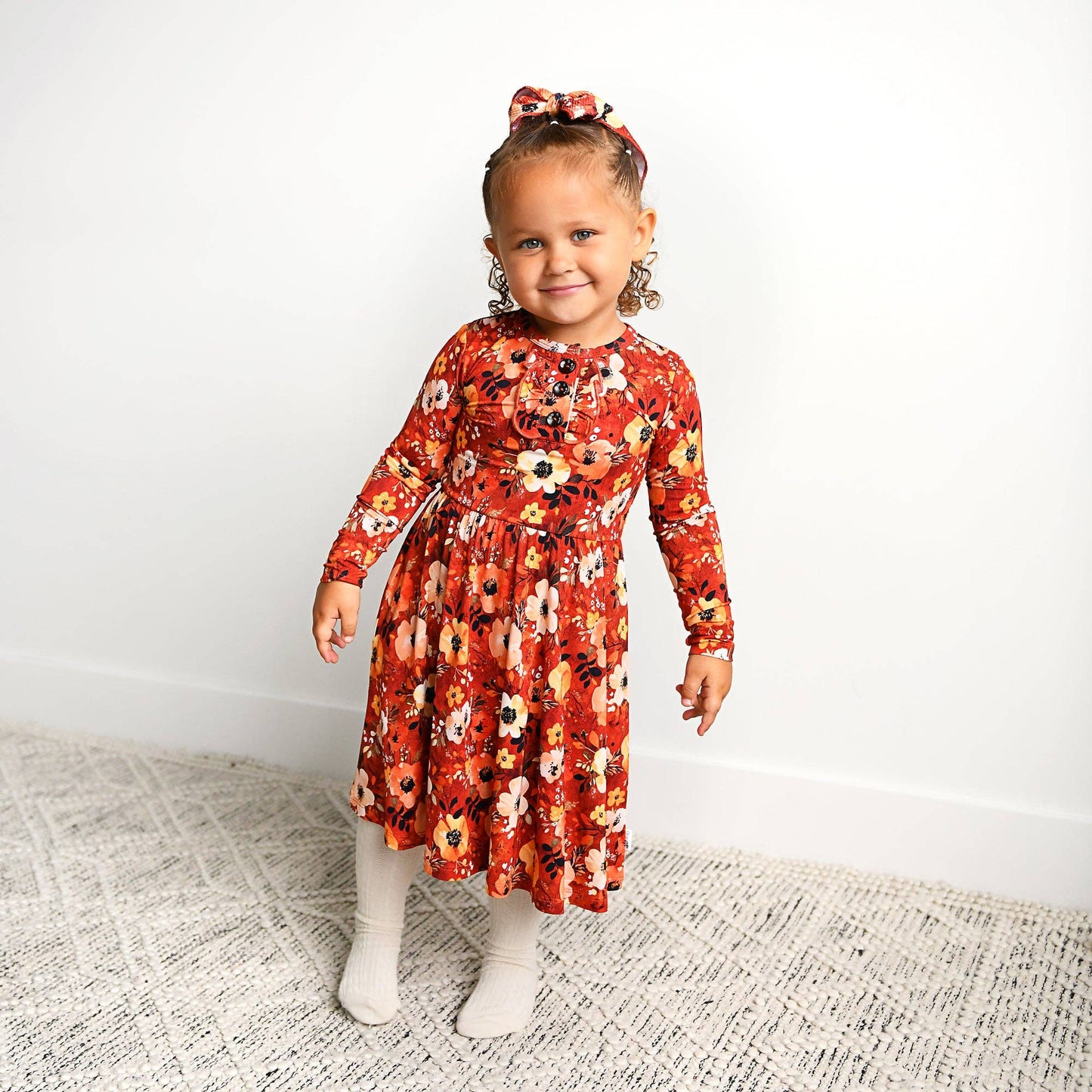 Cream LACE SOCKS: 1.5yr-3yr (shoe size 6-9)