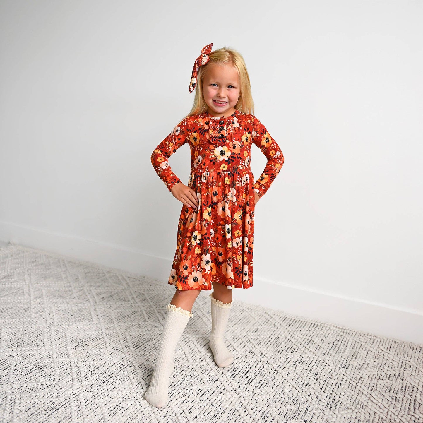 Cream LACE SOCKS: 1.5yr-3yr (shoe size 6-9)