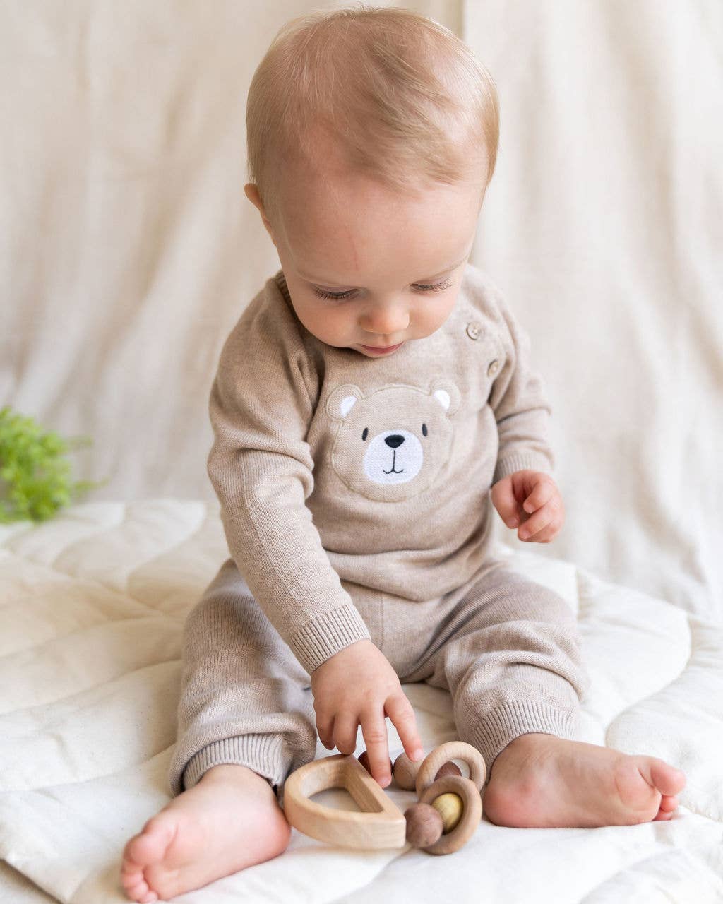 Teddy Bear Applique Baby Raglan Pullover (Organic Cotton): Oat Heather